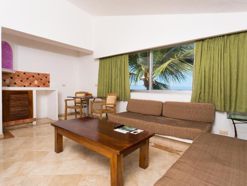 Las Palmas By The Sea All Inclusive Пуэрто-Вальярта Номер фото