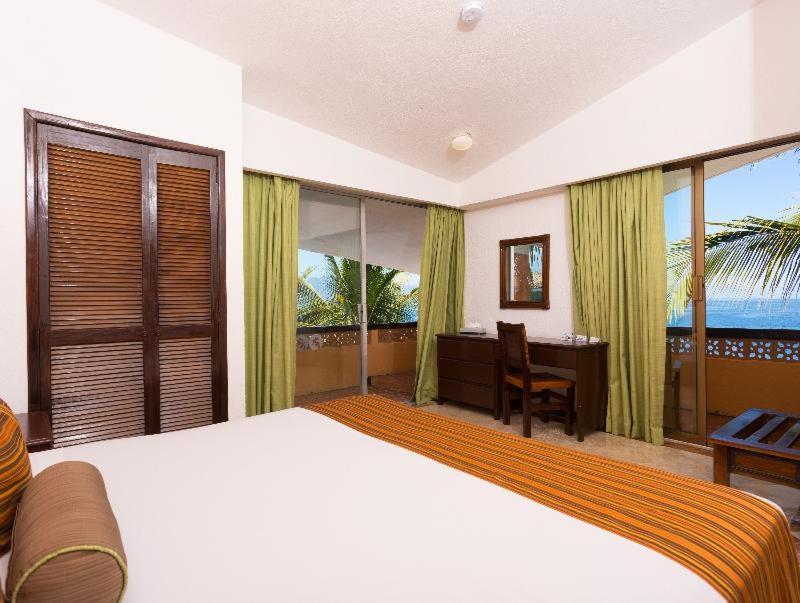 Las Palmas By The Sea All Inclusive Пуэрто-Вальярта Номер фото